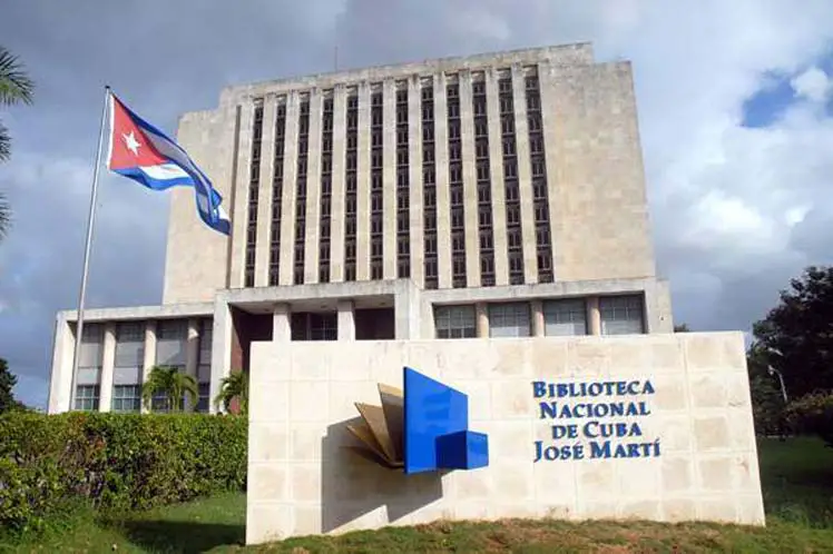 Cuba ordena el cierre de bibliotecas, museos, galerías de arte y