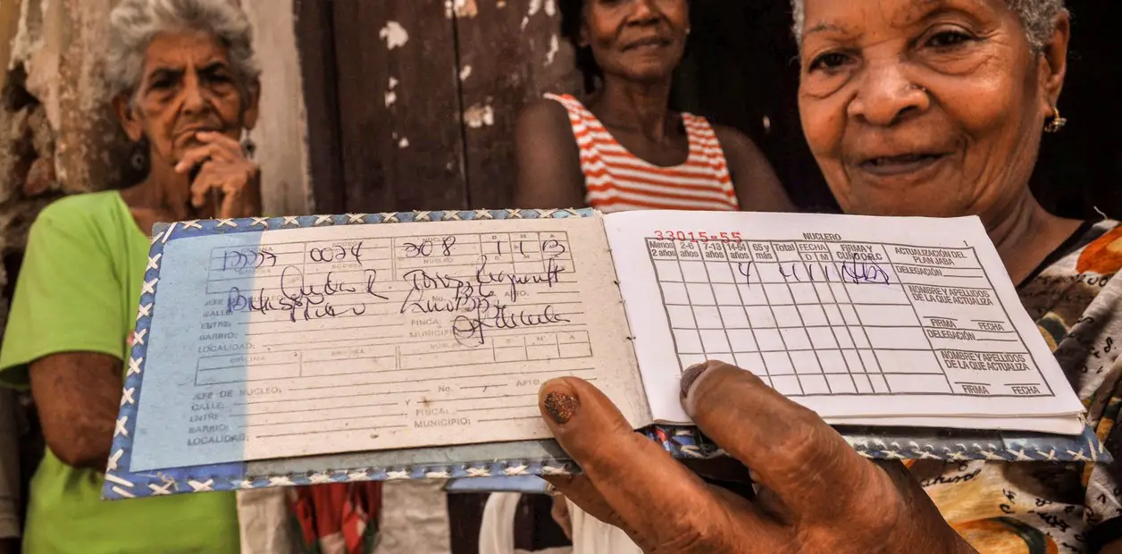 Ni fallecidos ni emigrados, Gobierno cubano lanza amenazas de fuertes multas a todo el que no actualice los datos de la libreta de abastecimiento