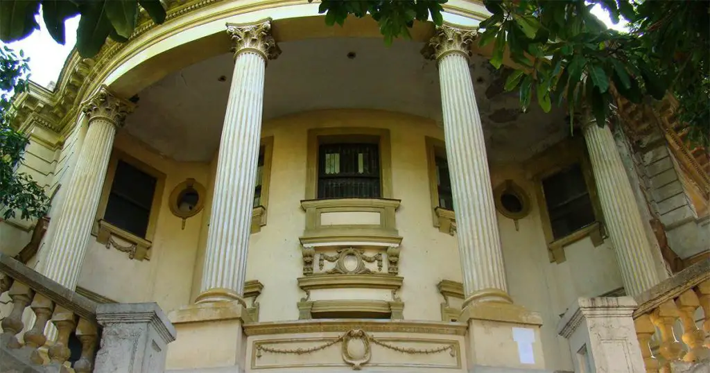 Aquí vivió el hermano de un presidente de Cuba, hoy es un Palacio de los Matrimonios en ruinas