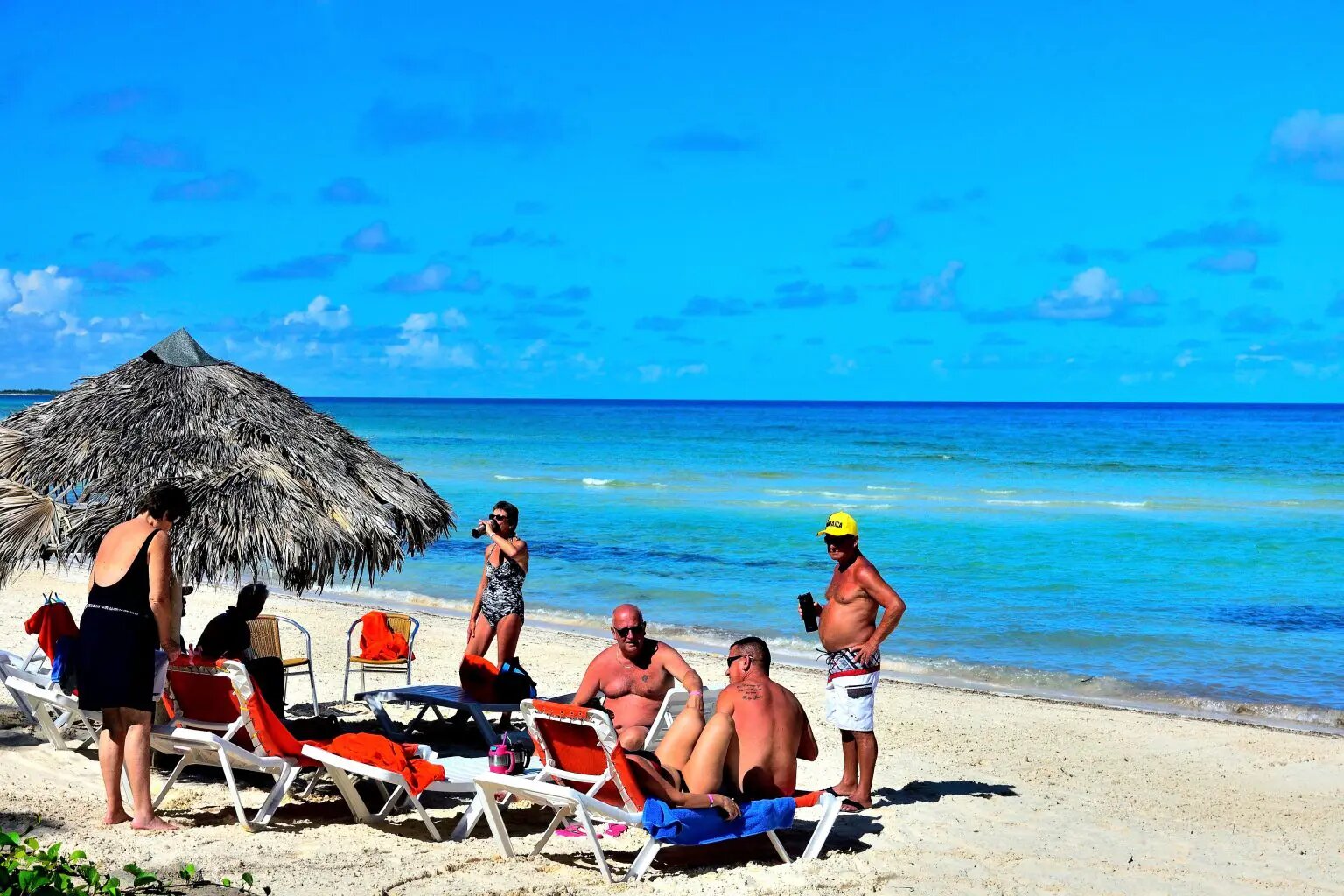 Los cubanos siguen siendo turistas de segunda categoría, frente a cualquier extranjero que llega a disfrutar de Cuba