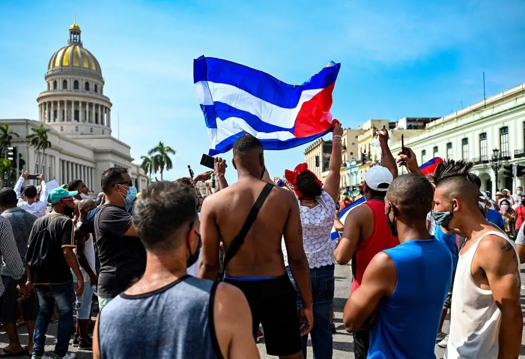 Diario oficialista Granma llama a los manifestantes arrestados en las protestas del 11 de julio "ladrones y agresores"