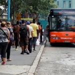 El transporte público en La Habana se convierte en la peor pesadilla después de la escasez, los altos precios y la COVID