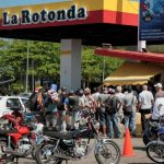 Gobierno cubano no venderá combustible a quienes no vayan con su automóvil o moto a las gasolineras