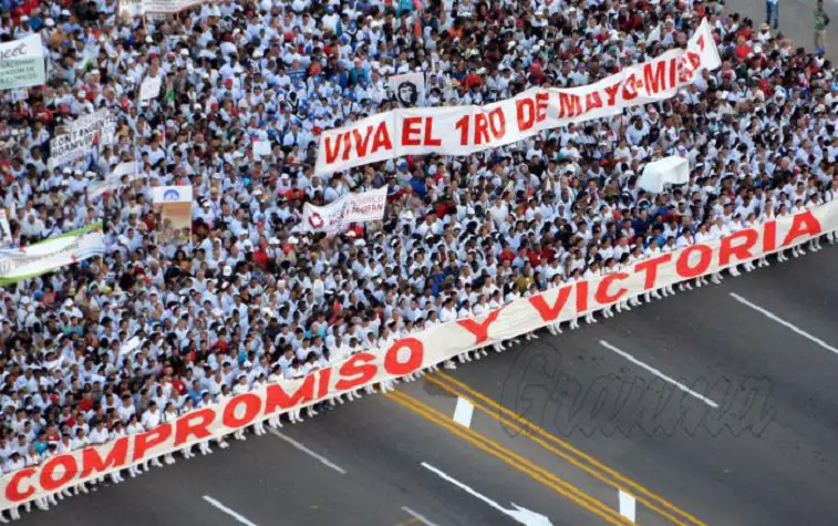 Gobierno cubano convoca a realizar "movilizaciones masivas" en todo el país por el 1ro de mayo, cuando la pandemia sigue sin control